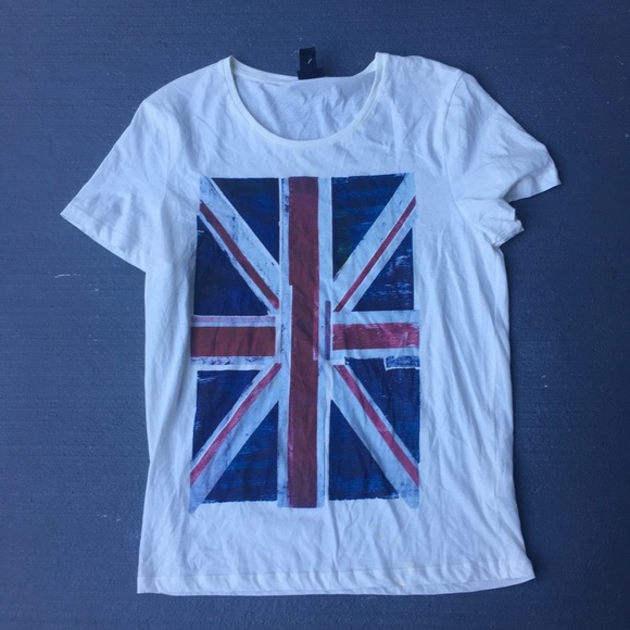 H&M Tops - ❌British flag H&M tee
